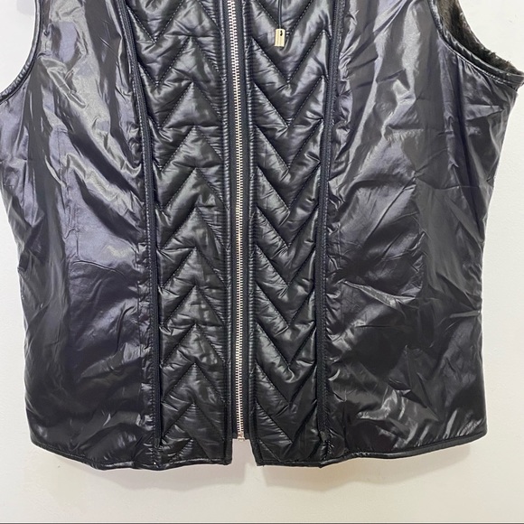 Dawn Levy Sly II Chevron Puffer Hooded Vest Size medium - Picture 5 of 16